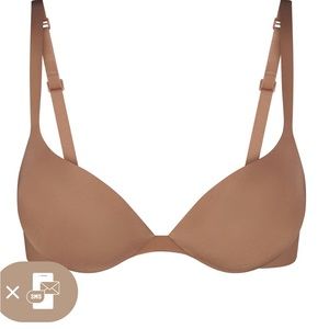 SKIMS TEARDROP PUSH-UP BRA
SIENNA / 38 / F